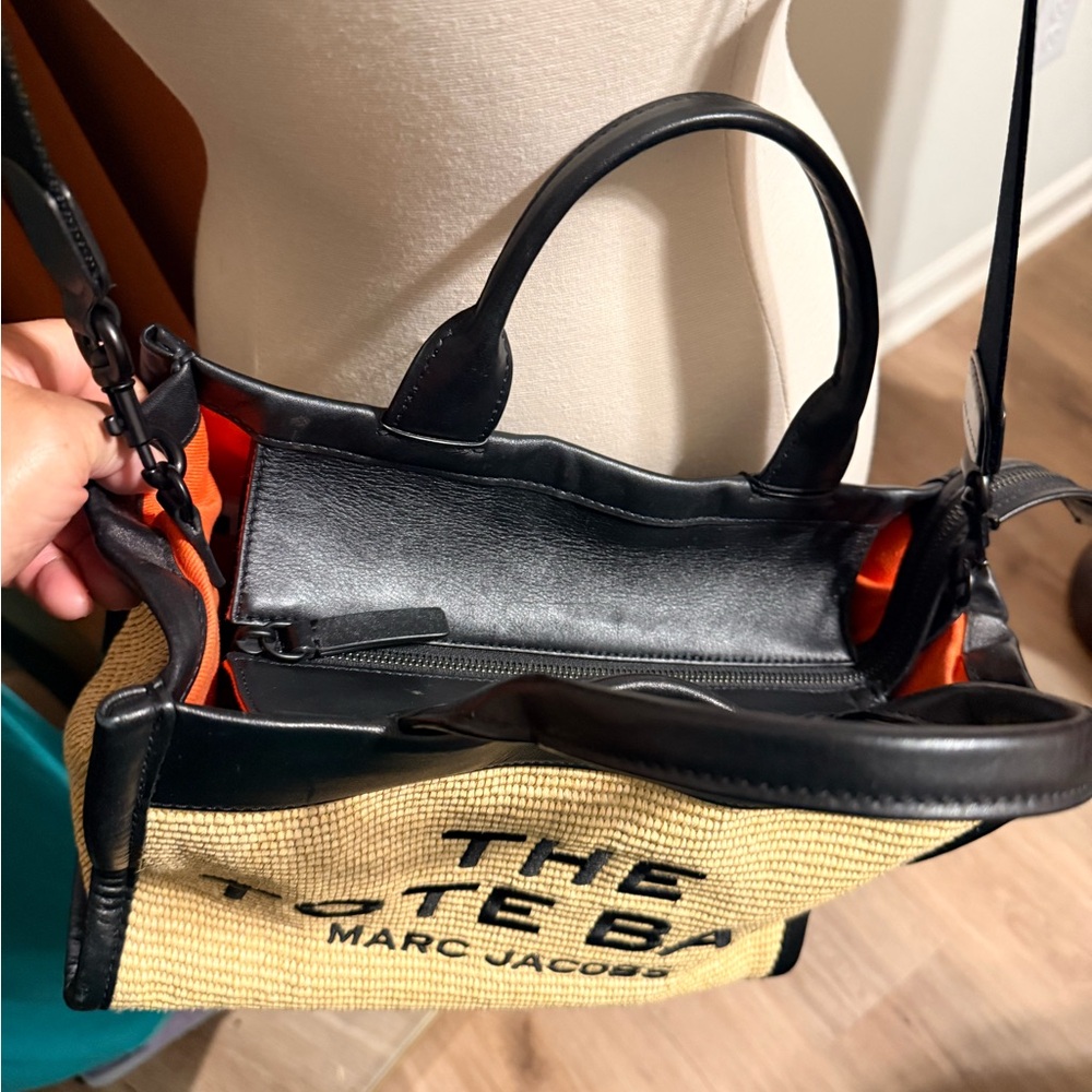 Marc Jacobs Black and Cream "The Tote Bag" Shoulder Tote - Picture 3 of 4